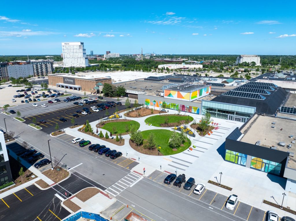 Yorktown Center shopping guide Aerial view of Yorktown Center shopping mall in Lombard, IL