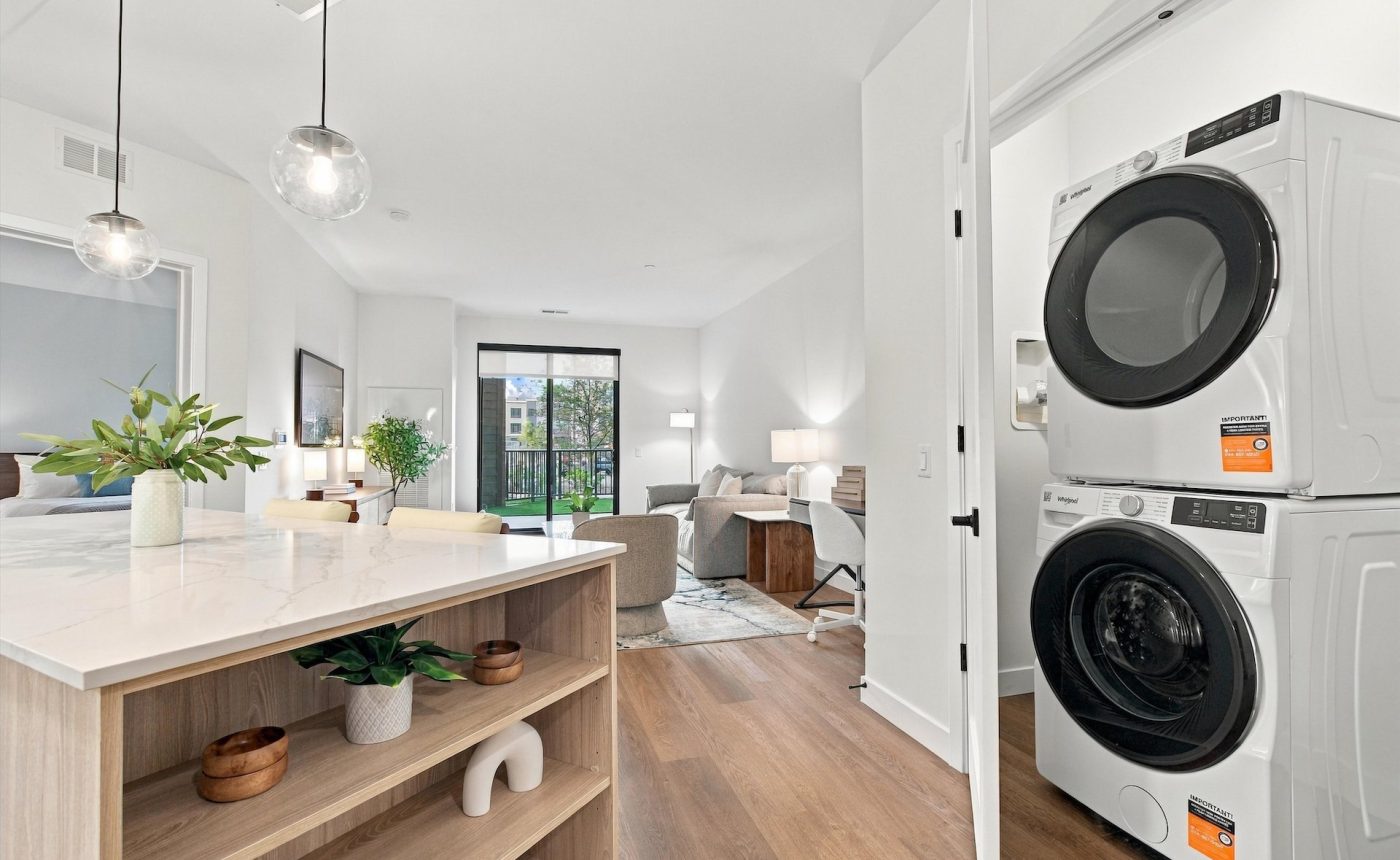 Yorktown_Reserve_Apartment_Interior_Laundry_02